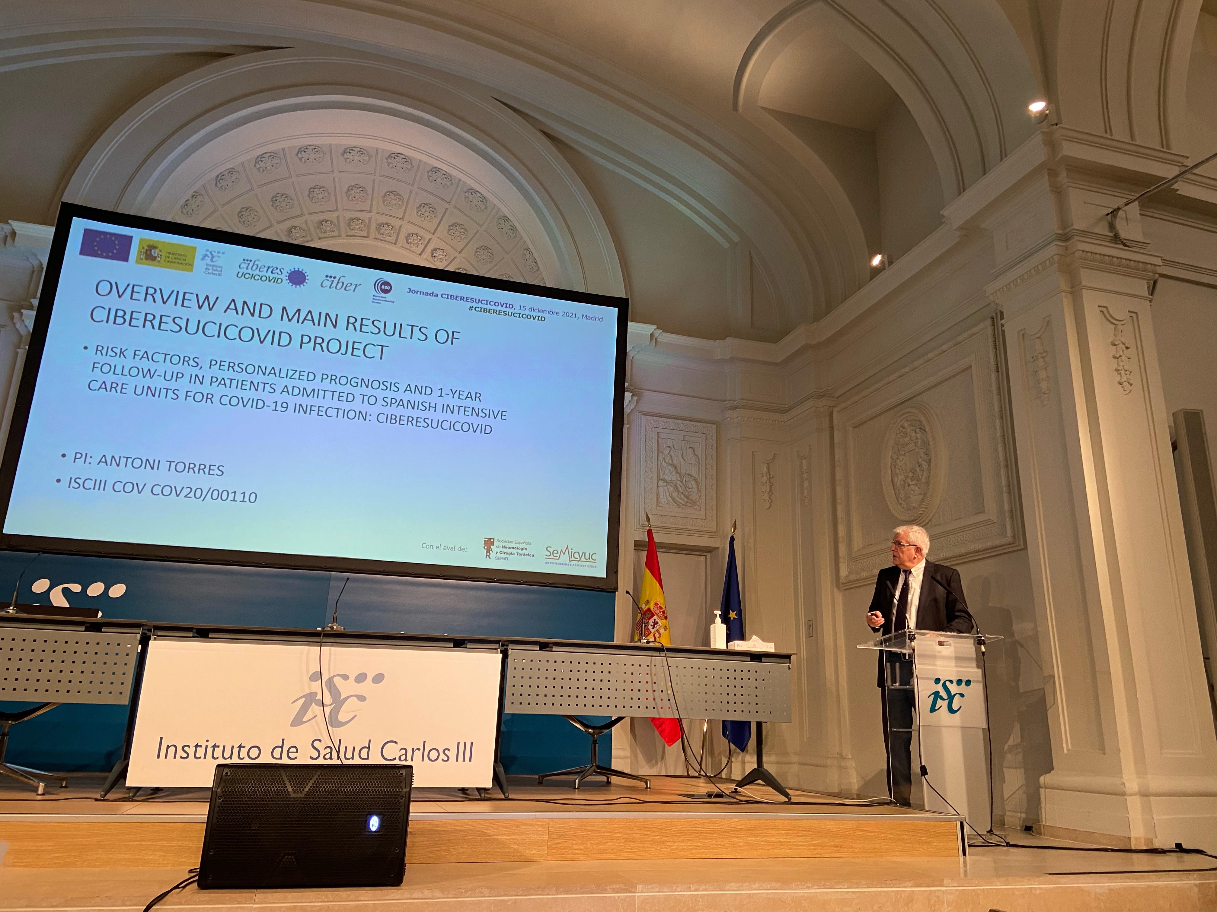 La neumonía adquirida en la UCI está asociada con la covid persistente