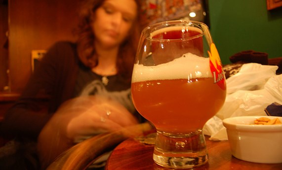 Un 30% de los hombres y un 18% de las mujeres de entre 50 y 64 años son consumidores de riesgo de alcohol en Europa Un 30% de los hombres y un 18% de las mujeres de entre 50 y 64 años son consumidores de riesgo de alcohol en Europa