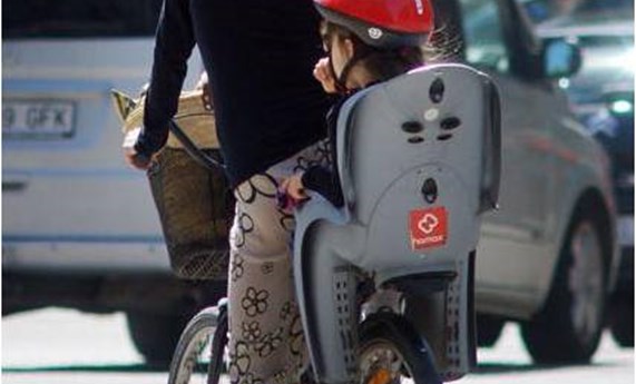 Las mujeres manifiestan una peor salud que los hombres en países con políticas familiares tradicionales Las mujeres manifiestan una peor salud que los hombres en países con políticas familiares tradicionales